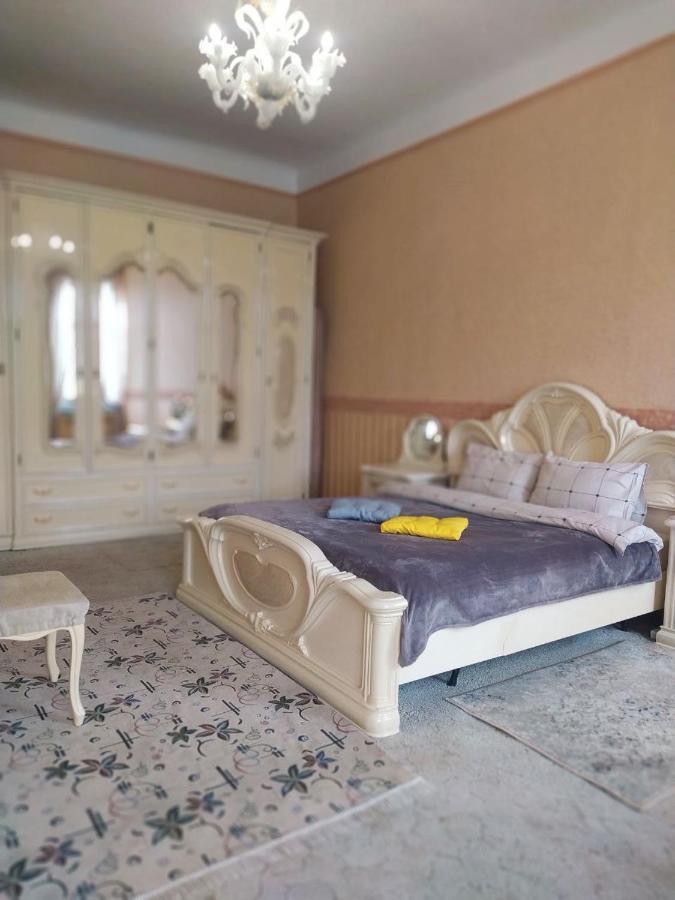 Світло Є! Історичний Центр! Apartment Kiev Bagian luar foto