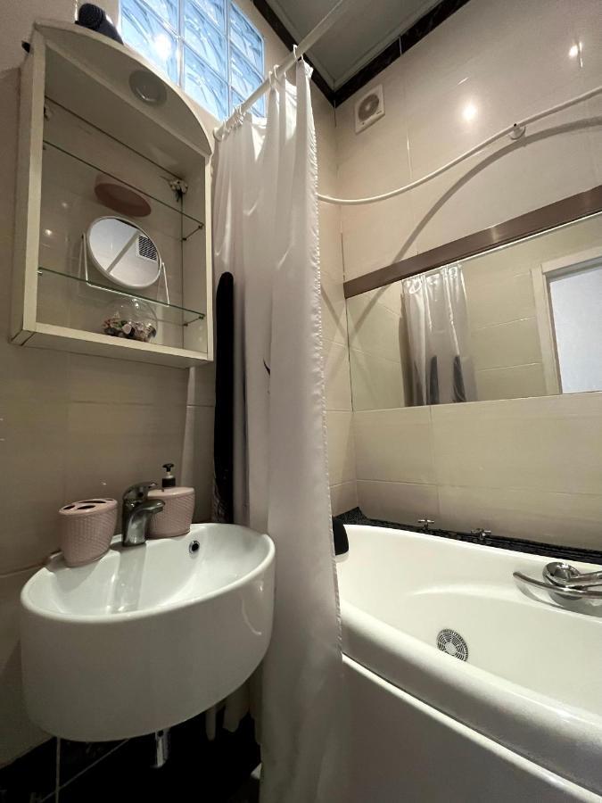 Світло Є! Історичний Центр! Apartment Kiev Bagian luar foto
